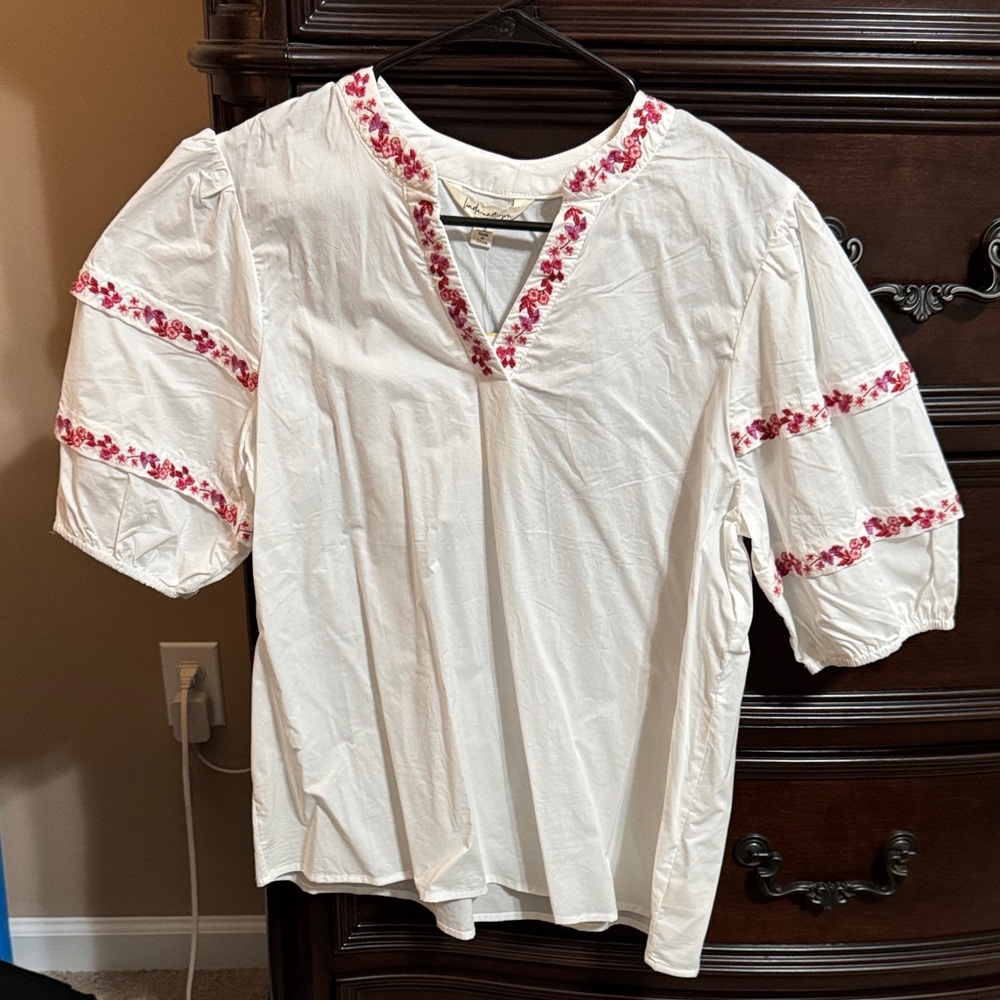 Floral Embroidered White Blouse